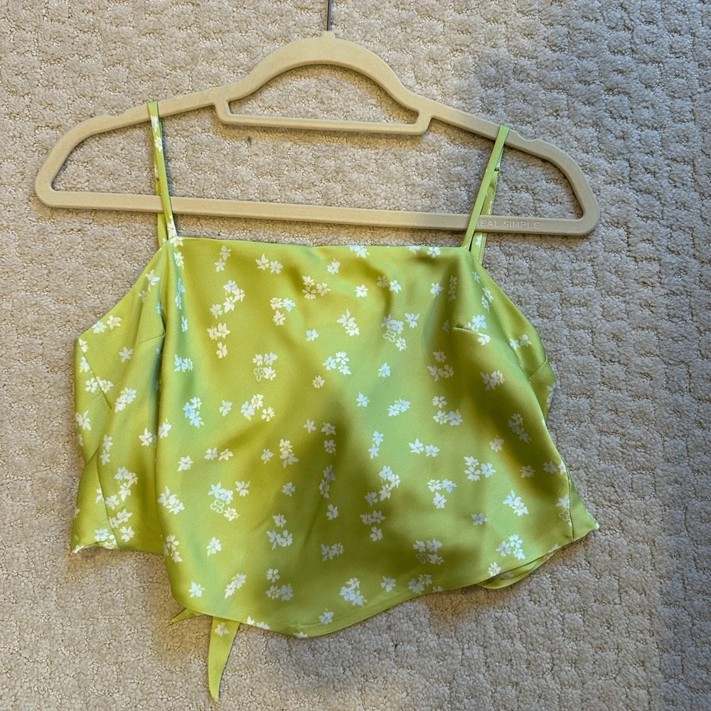 Sunday Best light green satin blouse with flowers size S - Picture 1 of 3